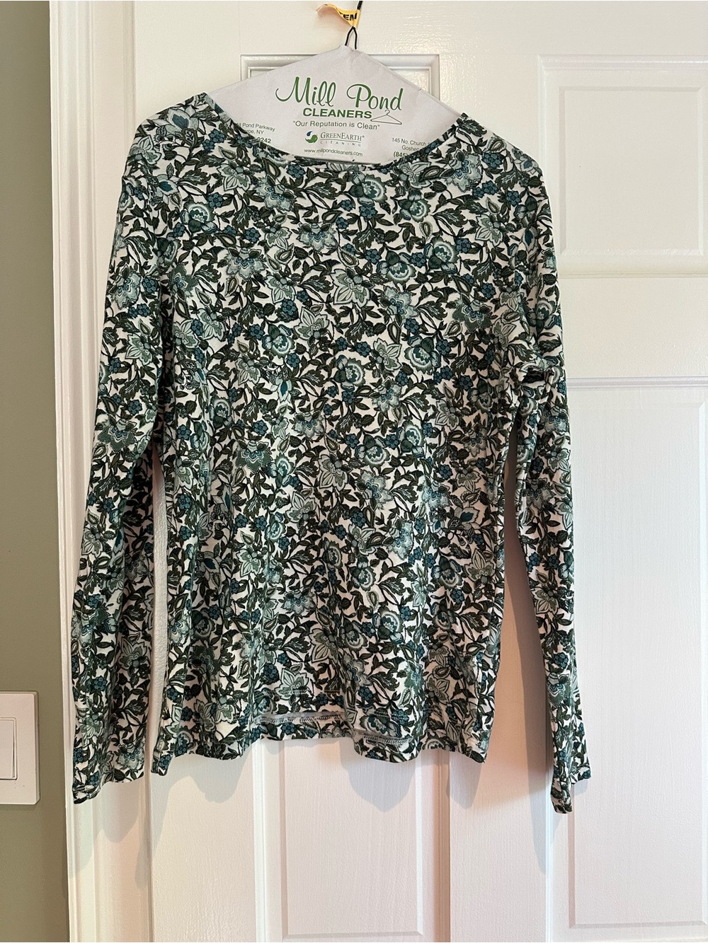 croft & barrow Green and White Floral Long Sleeve Tee